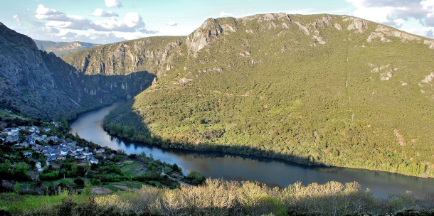 Sierra de roca caliza